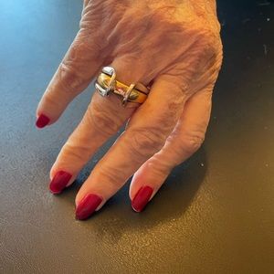 Size 8 ring…2 rings-in-one…separate horseshoe